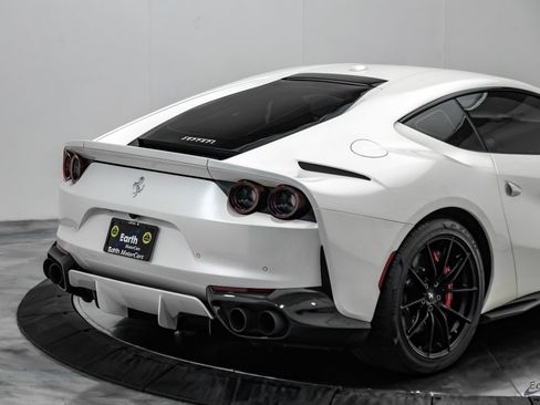 Used 2019 Ferrari 812 Superfast RWD image 22