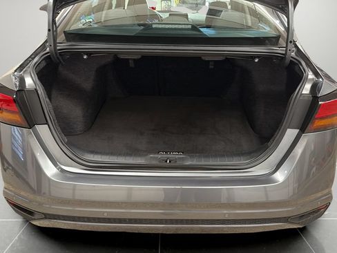 Used 2025 Nissan Altima 2.5 SV FWD image 17