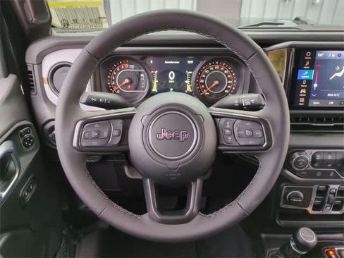 New 2025 Jeep Gladiator Sport image 22