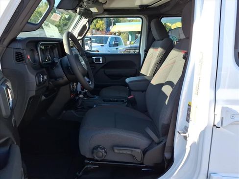 New 2025 Jeep Wrangler Unlimited Rubicon image 5