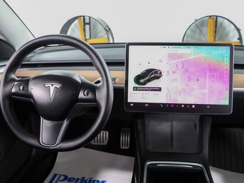 Used 2022 Tesla Model 3 Performance image 16