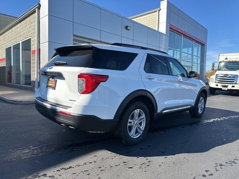 Used 2023 Ford Explorer XLT image 14