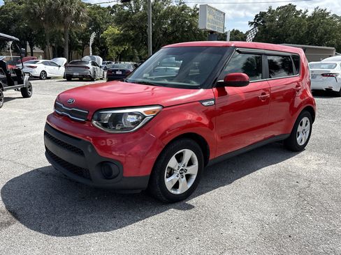 Used 2019 Kia Soul FWD image 1