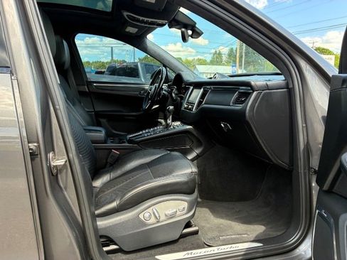 Used 2016 Porsche Macan Turbo AWD/4WD image 31