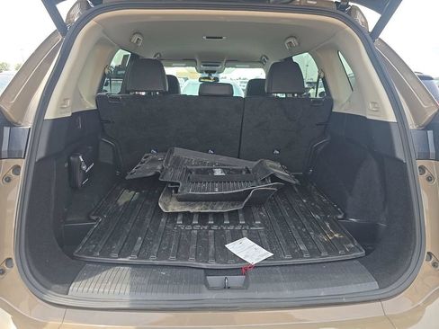 Used 2025 Nissan Rogue SV AWD/4WD image 39