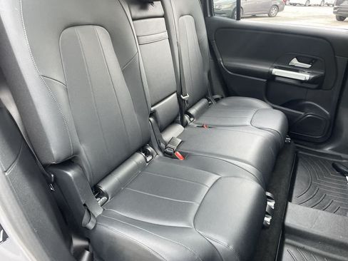 Used 2022 Mercedes-Benz EQB 350 4MATIC image 15