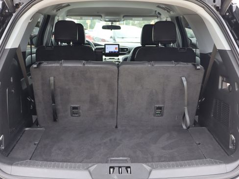 Used 2023 Ford Explorer XLT w/ Equipment Group 202A image 29