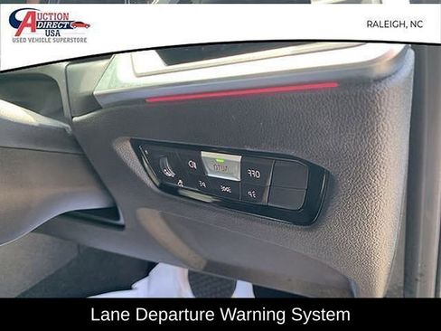 Used 2023 BMW 330i xDrive Sedan w/ Driving Assistance Package image 25