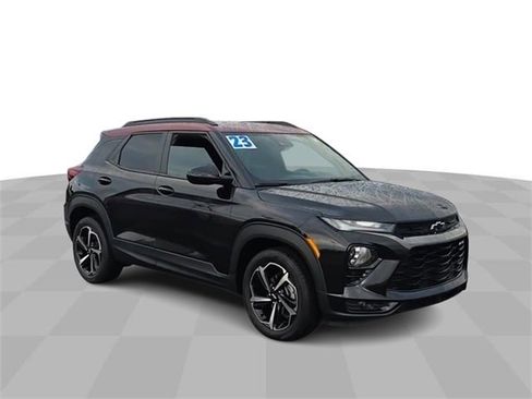 Used 2023 Chevrolet TrailBlazer RS image 2
