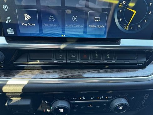 Used 2025 Chevrolet Silverado 3500 LT w/ Convenience Package image 10