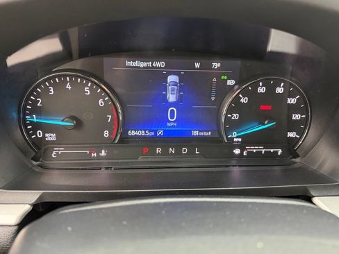 Used 2022 Ford Explorer XLT w/ Equipment Group 202A AWD/4WD image 26