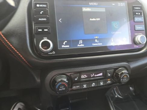 Used 2023 Nissan Kicks SR w/ SR Premium Package FWD image 9