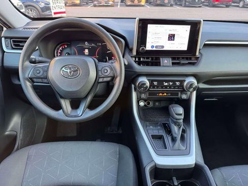 Used 2024 Toyota RAV4 XLE FWD image 20