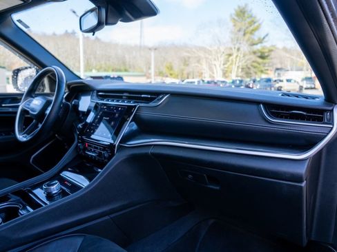 Used 2021 Jeep Grand Cherokee L Altitude image 11