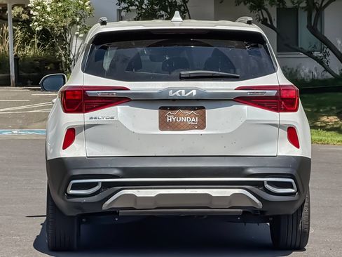 Used 2023 Kia Seltos S w/ Navigation Package AWD/4WD image 5