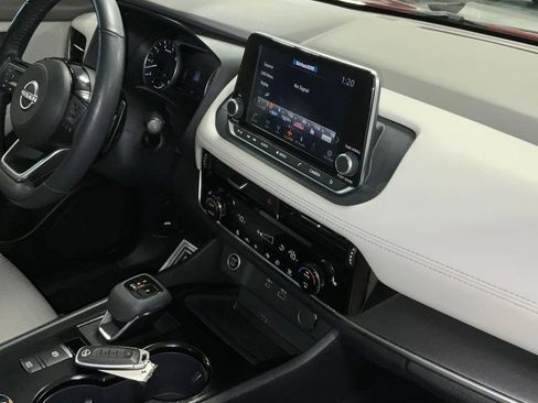 Used 2023 Nissan Rogue SV w/ SV Premium Package image 18