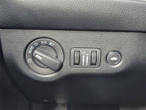 Used 2018 Dodge Challenger SRT Hellcat image 13