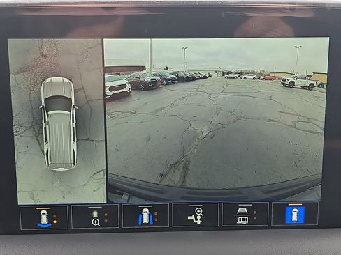 Certified 2024 GMC Yukon XL AT4 w/ AT4 Premium Plus Package AWD/4WD image 26