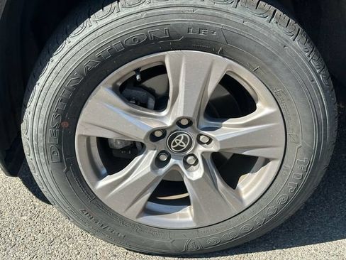 Certified 2025 Toyota RAV4 XLE AWD/4WD image 16