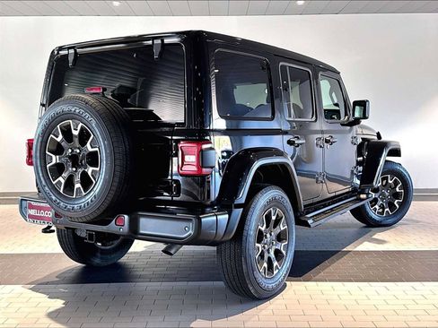 Used 2024 Jeep Wrangler Unlimited Sahara w/ Safety Group AWD/4WD image 10