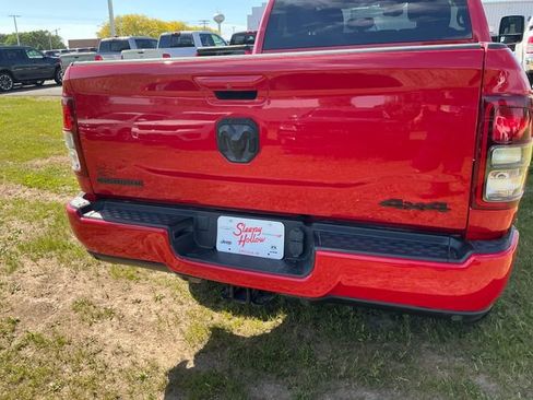 Used 2024 RAM 2500 Big Horn w/ Night Edition AWD/4WD image 15