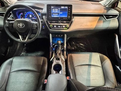 Used 2022 Toyota Corolla Cross XLE w/ Convenience Package image 27