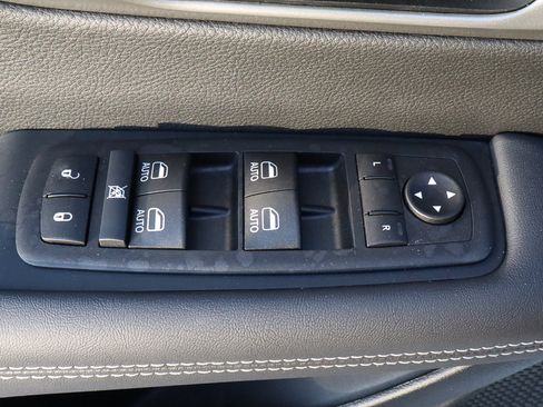 New 2026 Chrysler Pacifica Select image 10