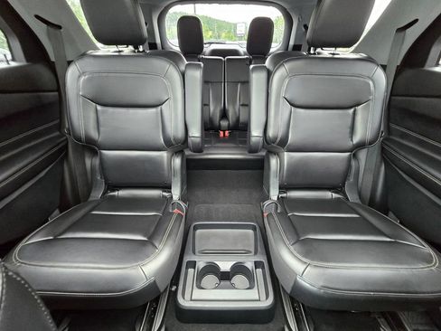 Used 2021 Ford Explorer XLT w/ Equipment Group 202A AWD/4WD image 45