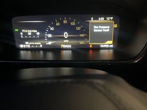 Used 2017 Lincoln Continental Select image 9