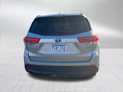 Used 2019 Toyota Highlander XLE image 5