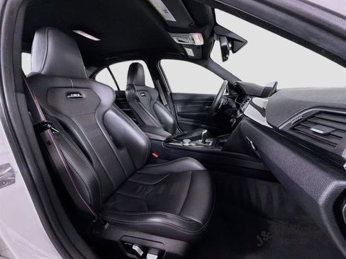 Used 2018 BMW M3 RWD image 34