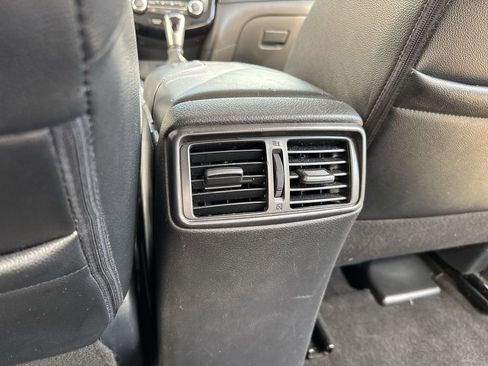 Used 2020 Nissan Rogue SL w/ Premium Package image 38