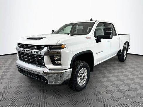 Used 2023 Chevrolet Silverado 2500 LT AWD/4WD image 3