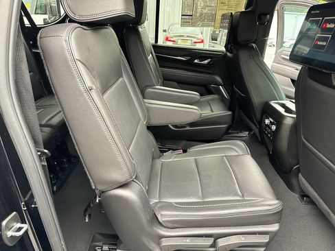 Used 2024 GMC Yukon XL Denali AWD/4WD image 29