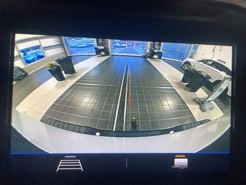 Used 2022 Chevrolet Silverado 2500 Custom w/ Custom Value Package image 8