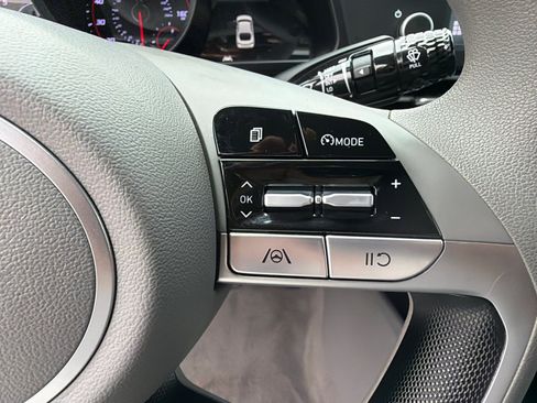 Certified 2022 Hyundai Elantra SEL image 25