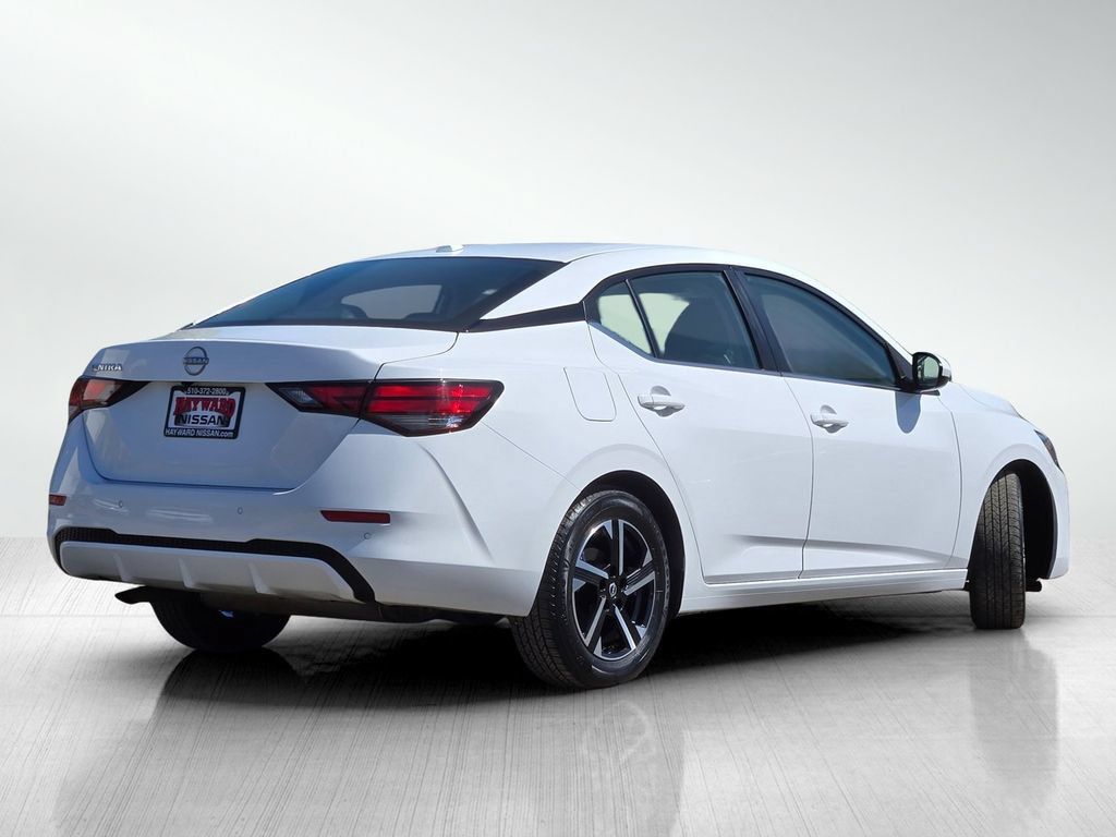 Used 2025 Nissan Sentra SV FWD image 5
