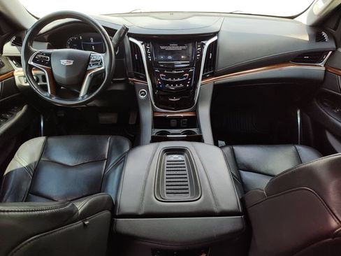 Used 2020 Cadillac Escalade 2WD image 31