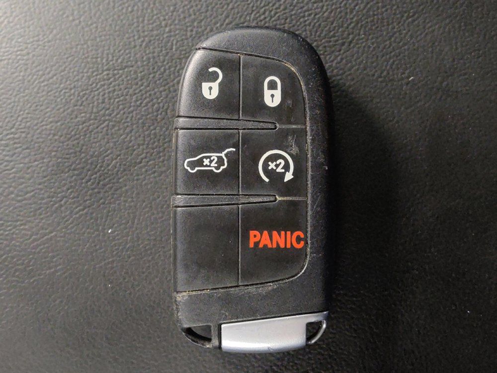 Used 2021 Jeep Grand Cherokee Laredo X RWD image 32