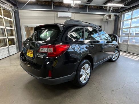 Used 2016 Subaru Outback 2.5i AWD/4WD image 5