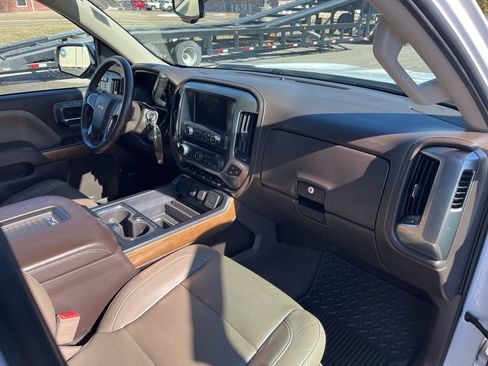 Used 2018 Chevrolet Silverado 1500 LTZ w/ Sport Package image 21