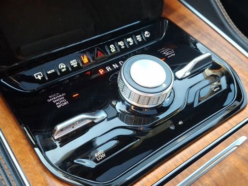 Used 2024 Jeep Grand Wagoneer L Series III image 18