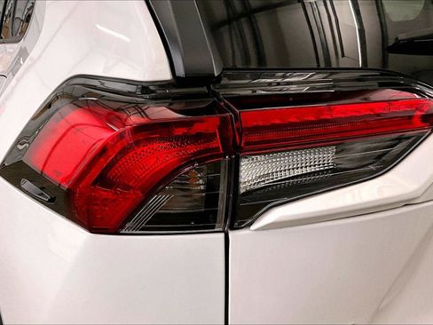 Used 2023 Toyota RAV4 XLE image 28