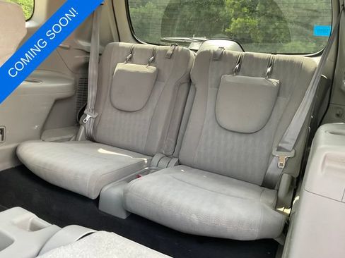 Used 2013 Toyota Highlander FWD w/ Cold Weather Pkg image 4