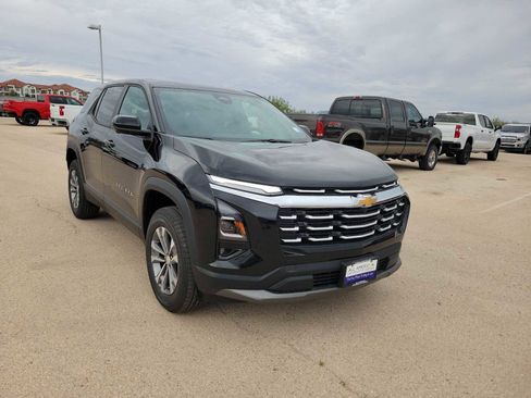 New 2026 Chevrolet Equinox LT w/ Convenience Package II FWD image 2