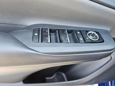 Used 2023 Toyota Prius XLE FWD image 25