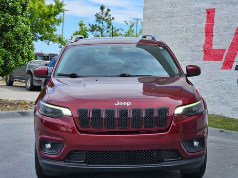 Used 2019 Jeep Cherokee Latitude w/ Popular Appearance Group FWD image 2
