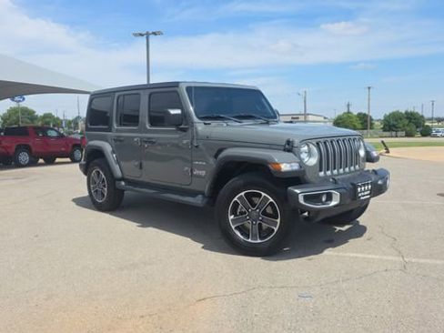 Used 2023 Jeep Wrangler Unlimited Sahara w/ Cold Weather Group AWD/4WD image 9