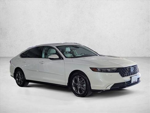 Used 2023 Honda Accord EX-L image 3