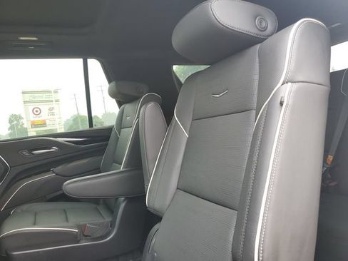Certified 2023 Cadillac Escalade Sport w/ LPO, ONYX Package AWD/4WD image 28
